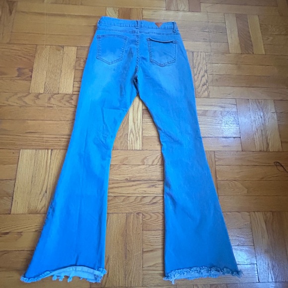 Red Bottoms Flare Mod Rise Raw Frayed Hem Blue Light Wash Jeans Women’s Sz 11/12 - Picture 2 of 7